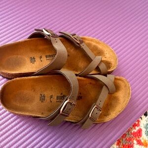 Size 34 Girls Birkenstock